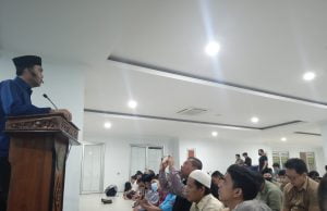 Thasyabbaha ( Larangan Mengikuti Orang Kafir )