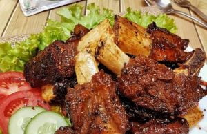 Anjuran segera membuang tulang belulang sisa makanan