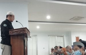 Akhlak (Itsar : Mendahulukan orang lain dari pada dirinya sendiri)