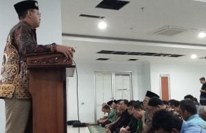 Jangan Menghina seseorang, Karena Bisa jadi ia LEBIH BAIK !