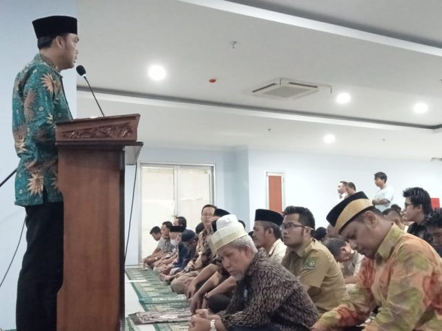 USTADZ AHMAD SARIF